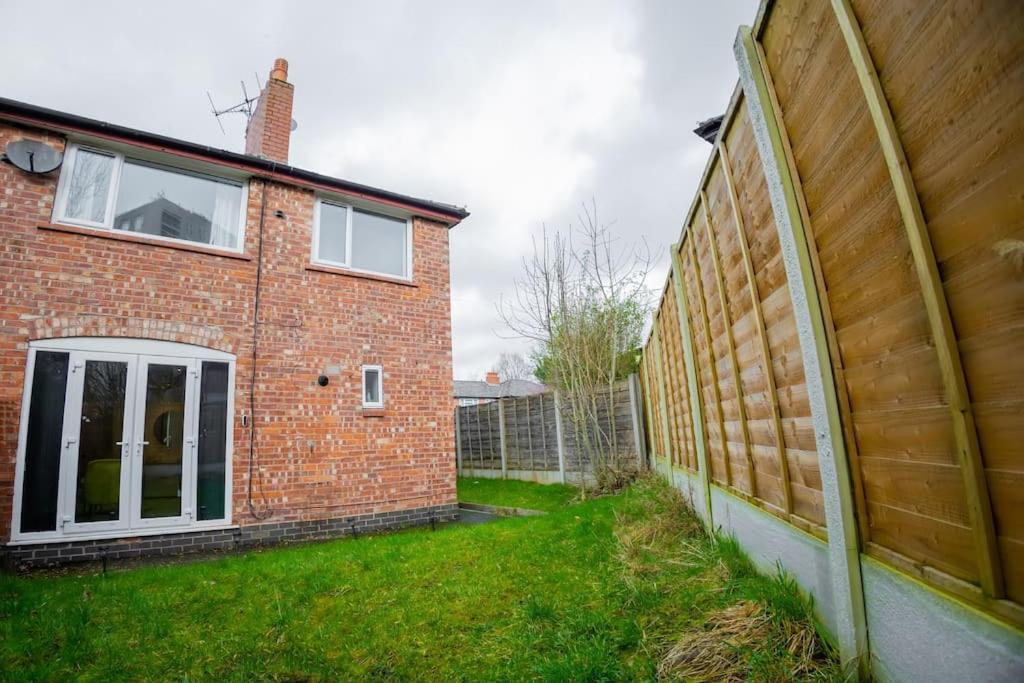 Isinmi Home - Close To Mcr City Manchester Exteriör bild